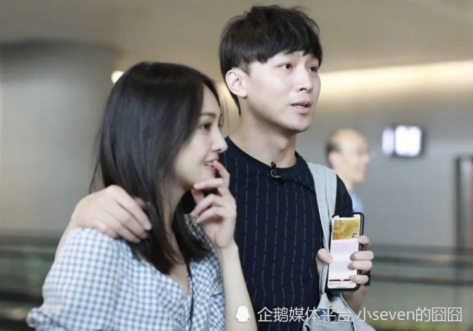 郑爽近照曝光：头发稀疏脸肿，网友热议昔日当红小花现状  第4张