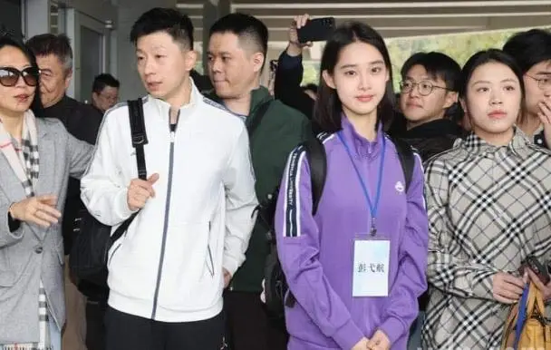 40名大陆学生赴台交流，神仙妹妹彭弋航成颜值焦点  第2张