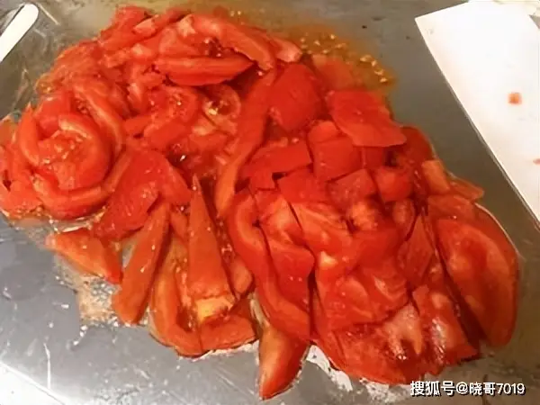 西红柿炒鸡蛋：家的味道，营养满满，口感一绝  第5张