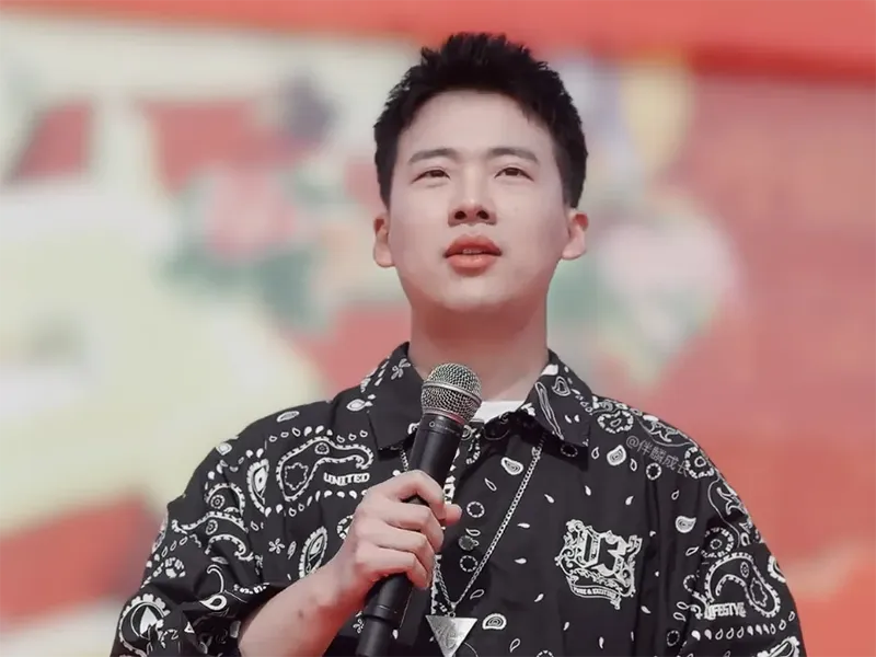烧饼荣升德云社副总引争议，郭德纲发声力挺三大原因解析  第2张