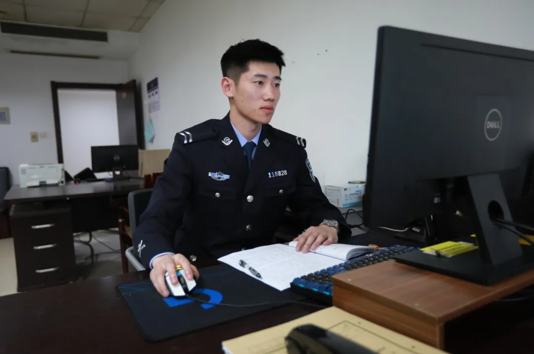 千里之外的感谢：民警罗飞收到神秘包裹，揭开感人故事  第6张