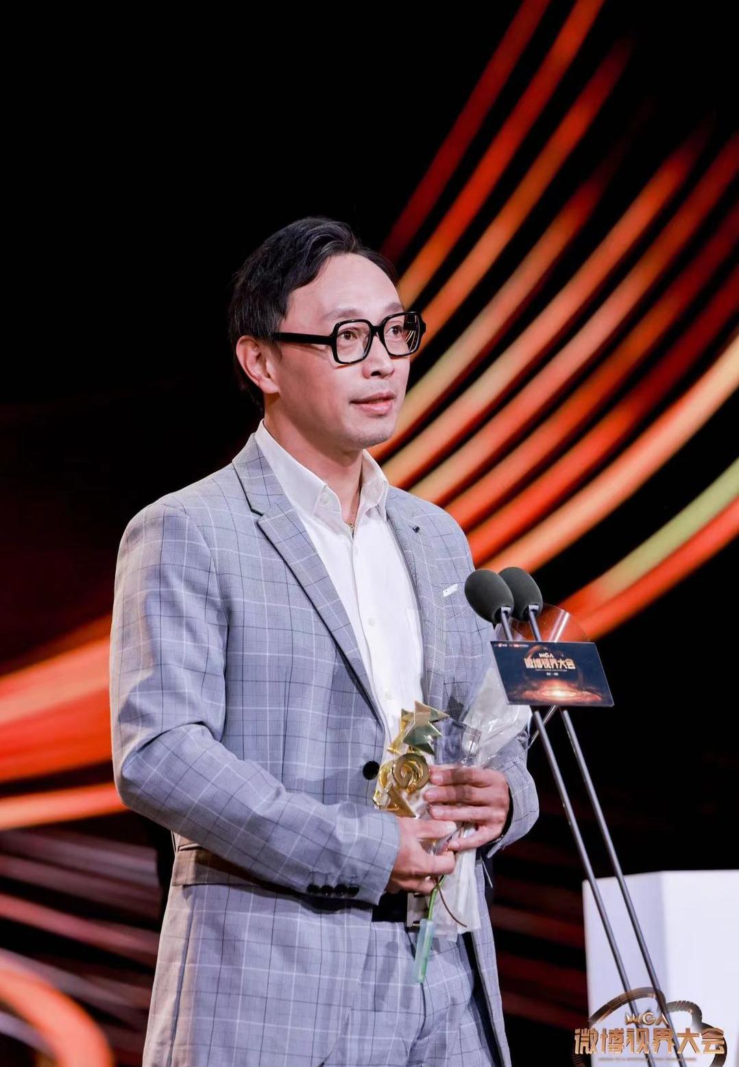 36岁横漂沈凯：12年群演生涯，80部作品仅几分钟，意外获金叶荣耀奖  第2张