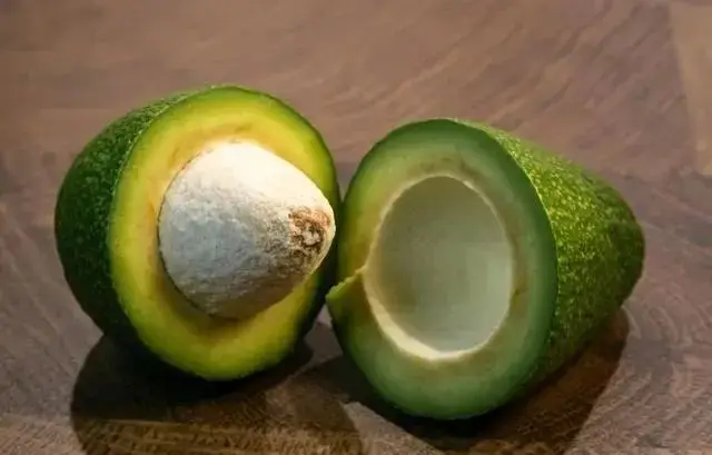 高效排毒食物：柠檬、菠菜和鳄梨助你保持身体清洁健康  第2张