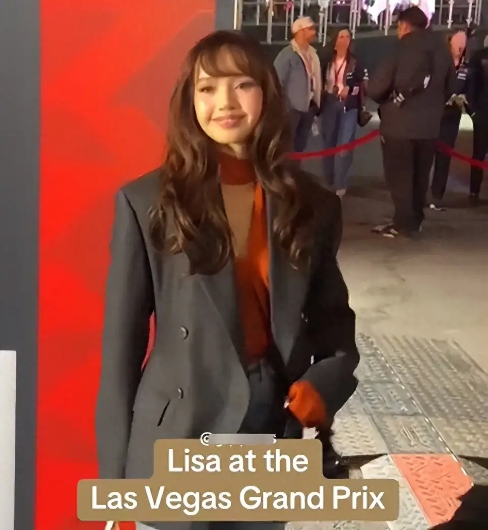Blackpink Lisa与LV三公子再同框，混搭风造型引热议