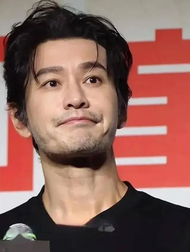 黄晓明叶珂疑似分手：娱乐圈爱情的又一场风波